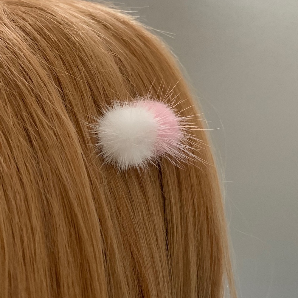 NWOT Fur Pom Pom hair pin